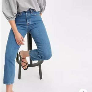 New wedgie Levi’s straight jeans